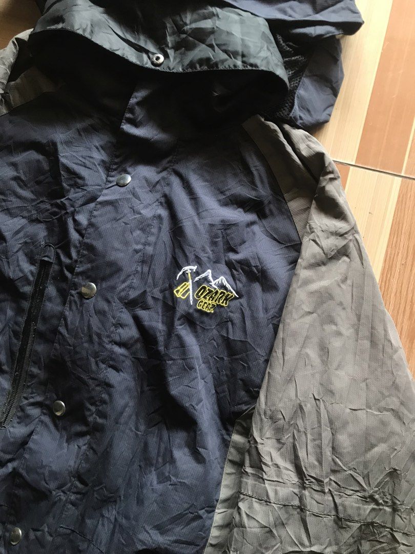 Ozark Out door Jacket (Category: Coats, Jackets and Outerwear) located in Manila. Submitted by jhuliannoel (Listing ID 1460144112, Image 3). Description: Ozark Gear Outdoor Jacket 7.5/10 condition Issue one Zipper missing need wash dimes complete tags L22 W20 .
