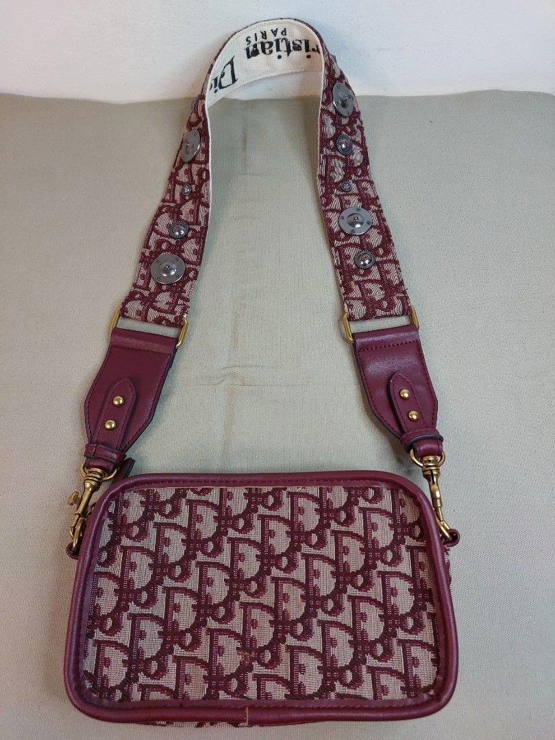P1,500 only # 2501 - shoulder bag (Category: Shoulder Bags) located in Cagayan de Oro. Submitted by jocelynt483 (Listing ID 1460202662, Image 1). Description: P1,500 only # 2501 - shoulder bag.