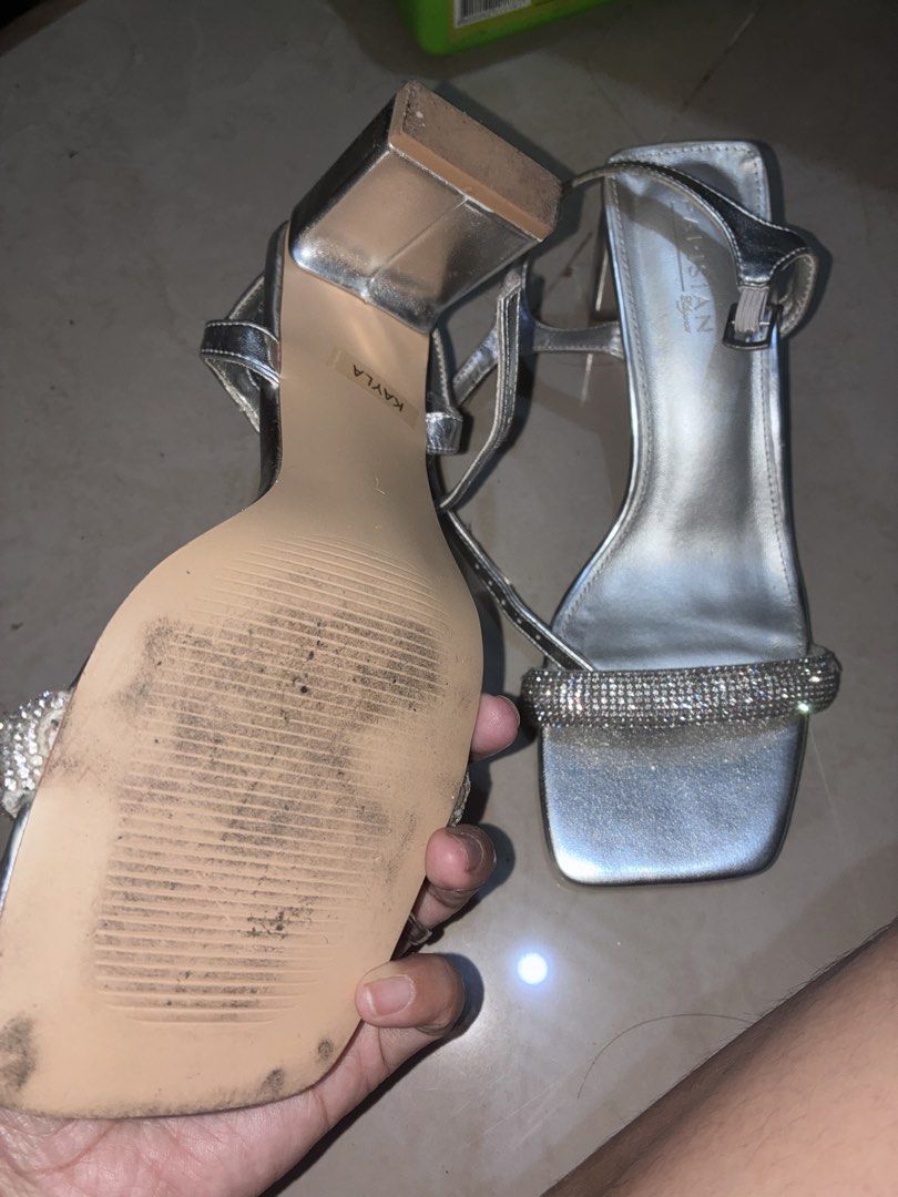 Parisian silver sandals (Category: Sandals) located in Caloocan City. Submitted by genie09221992 (Listing ID 1460178708, Image 3). Description: Cute and Stylist silver Parisian 2inches sandals almost new po once lng nagamit sa binyag..