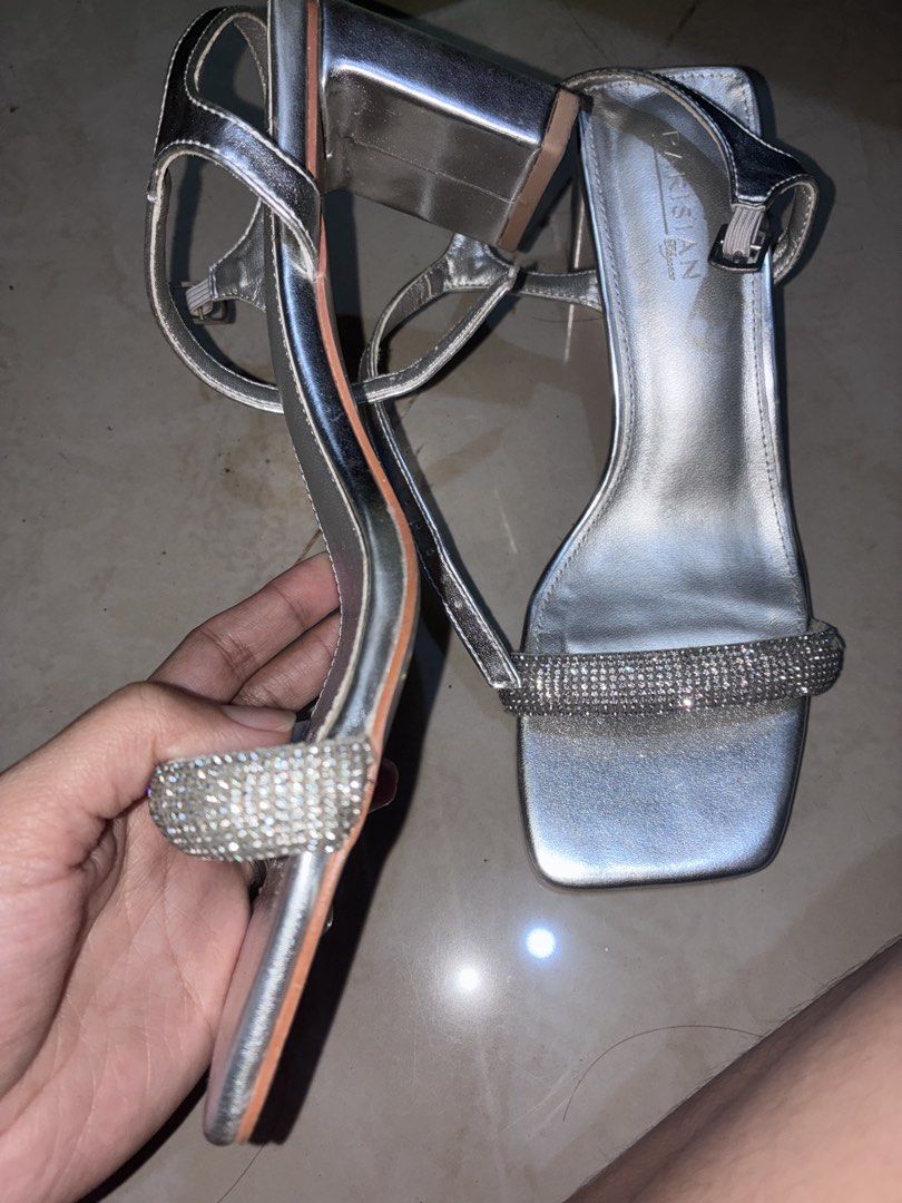 Parisian silver sandals (Category: Sandals) located in Caloocan City. Submitted by genie09221992 (Listing ID 1460178708, Image 2). Description: Cute and Stylist silver Parisian 2inches sandals almost new po once lng nagamit sa binyag..