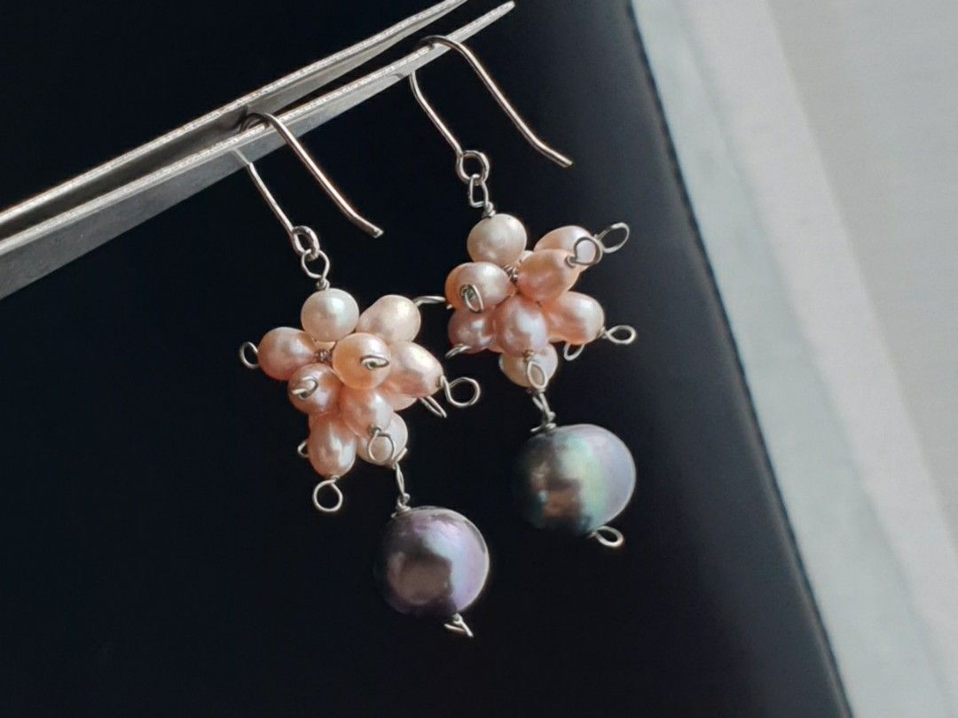 Pearl Cluster Dangle Earrings (Category: Earrings) located in Quezon City. Submitted by WasalakTwo (Listing ID 1460304508, Image 3). Description: Bought in Japan High quality Goodcondition Clean and presentable Open for delivery nationwide.