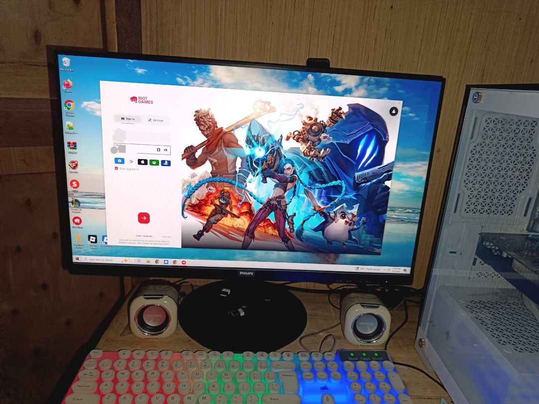 PC (Category: Desktops) located in Manila. Submitted by nelsonnash04473 (Listing ID 1460244457, Image 1). Description: - Complete Desktop PC Setup - Perfect for Gaming & Everyday Use -Processor Intel i5 10400 - 16GB RAM Kingston fury beast 3200mhz - 512GB SSD Storage MVMe - PSU: COUGAR 600watts plus 80bronze -monitor Philips frameless 24inches.