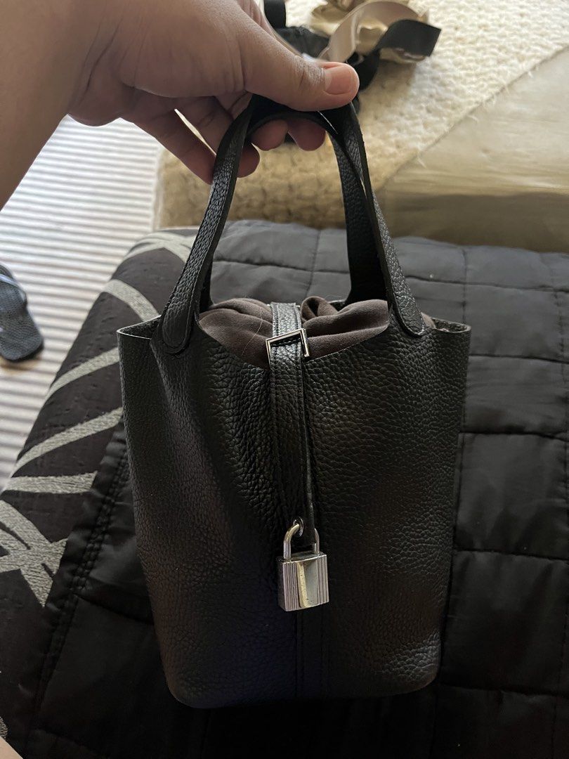 Picotine Coded (Category: Tote Bags) located in Bulacan. Submitted by luxesell_00 (Listing ID 1460236794, Image 1). Description: .