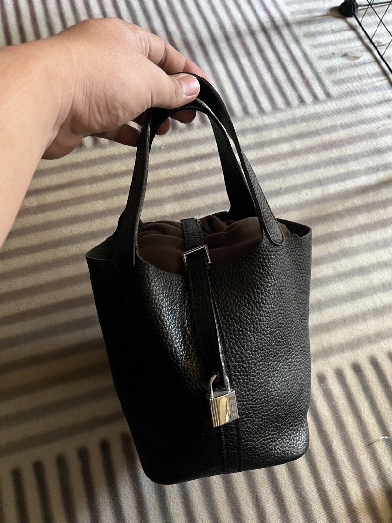 Picotine Coded (Category: Tote Bags) located in Bulacan. Submitted by luxesell_00 (Listing ID 1460236794, Image 2). Description: .