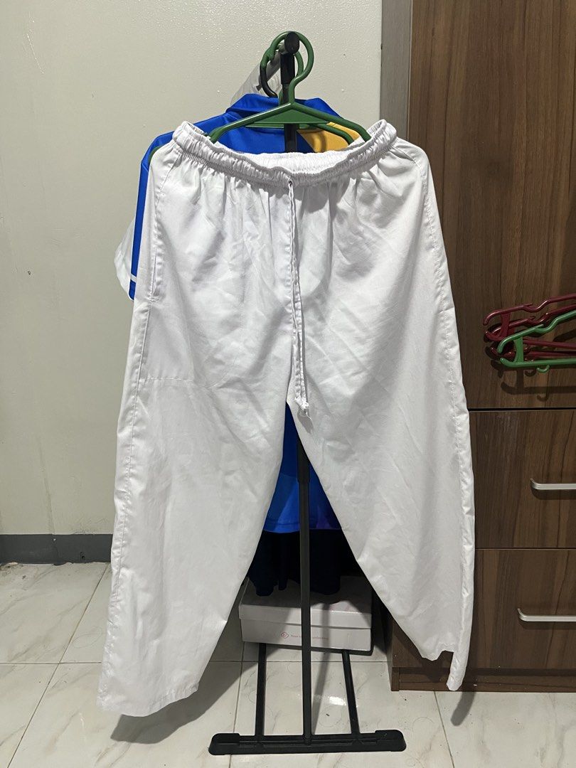 Plain White Scrubs Set (Category: Sets or Coordinates) located in Baguio. Submitted by kawiiii (Listing ID 1460262008, Image 2). Description: Bought from Bambang RFS: Currently using hospital scrubs *Price can still be negotiated* *Has small stains on pants*.