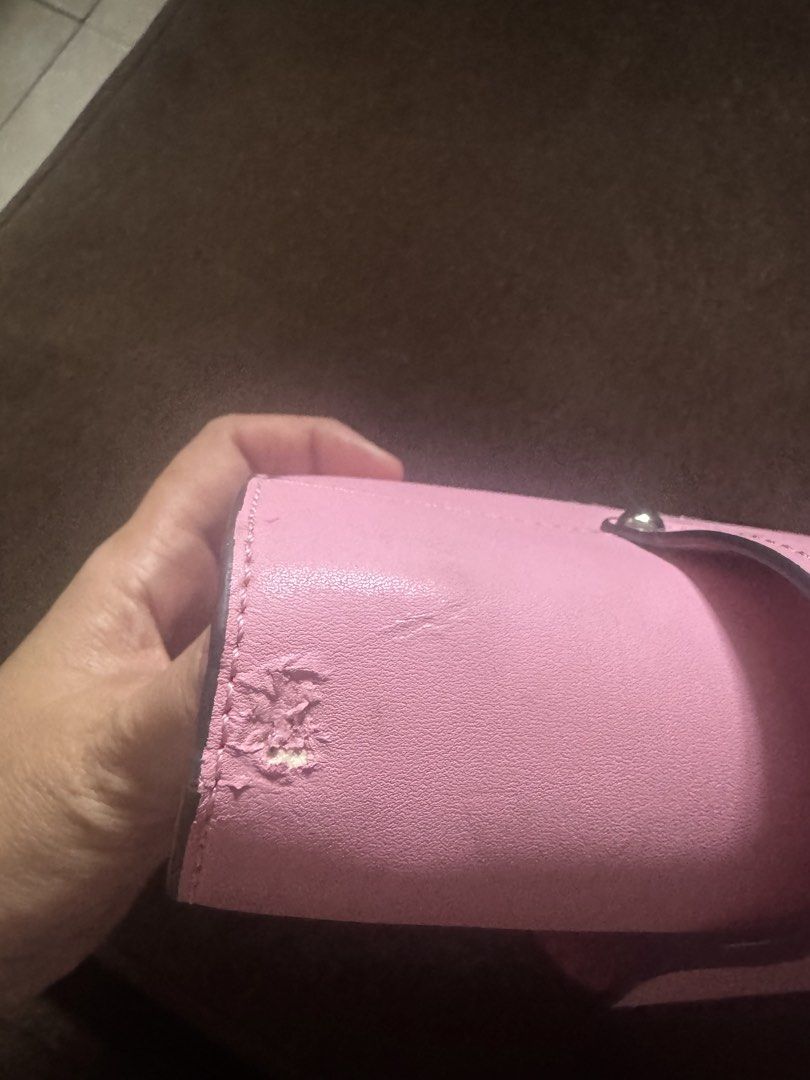 Plex Ribbon - Project Bag (Category: Luxury Bags & Wallets) located in Iloilo. Submitted by graceusi0796113 (Listing ID 1460161153, Image 3). Description: - It’s a Project bag see pics for all the flaws - Selling low - Still useable - Ukay Source pls manage expectations - MOP : Gcash/BPI - SF included - Payment first Policy - Shipp through LBC/J&T.