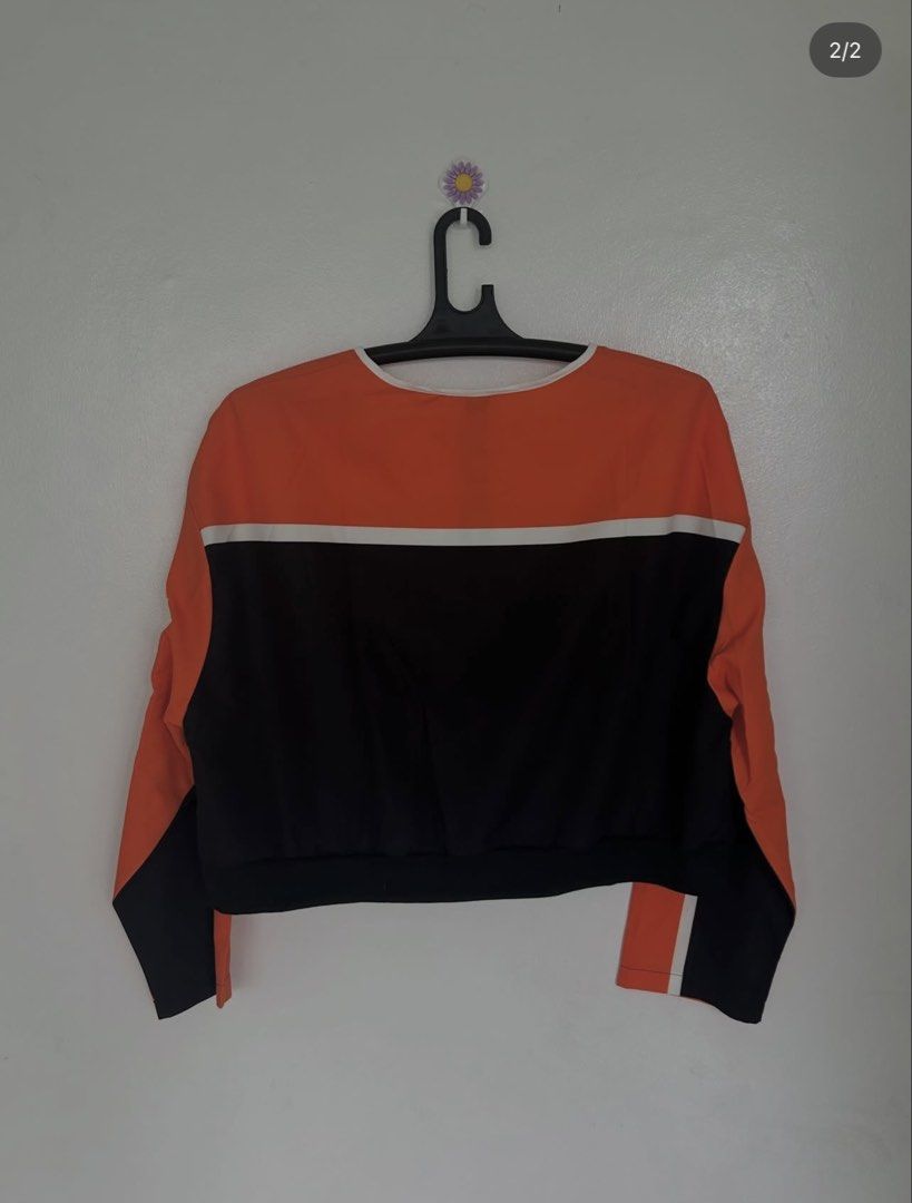 Plus size top (Category: Coats, Jackets and Outerwear) located in Bacoor. Submitted by ae.scloset (Listing ID 1460193055, Image 2). Description: Sh3in 3XL.