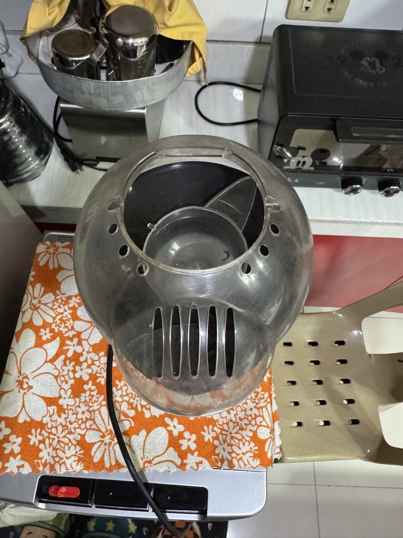 Popcorn Maker (Category: Other Kitchen Appliances) located in Manila. Submitted by rnc.shop (Listing ID 1460248756, Image 2). Description: Tabletop Popcorn Maker Good condition Manila pickup location .