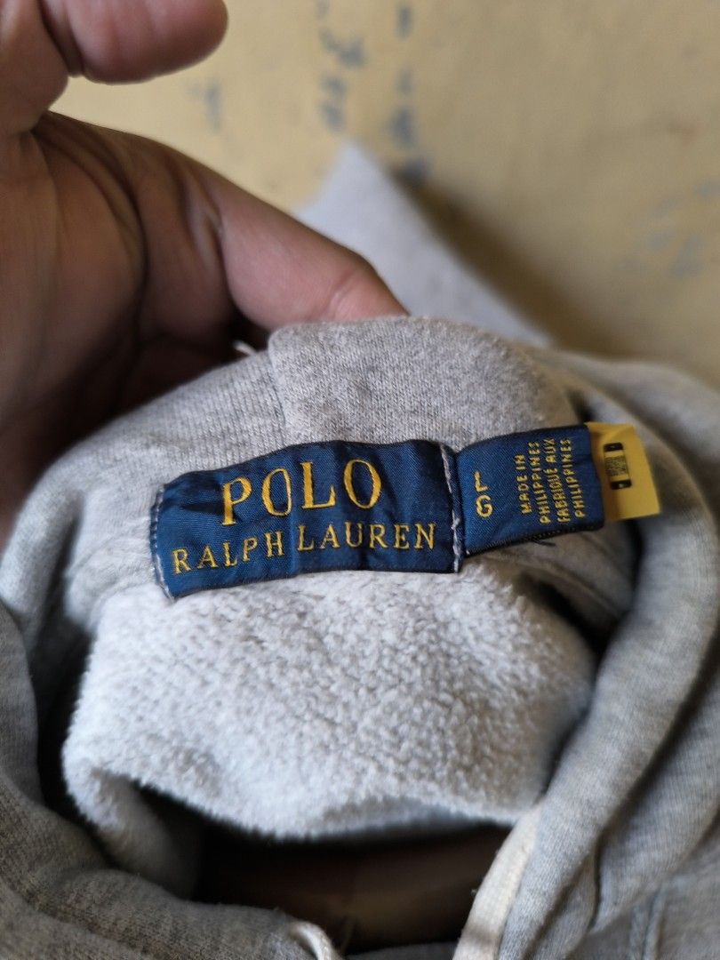 POPOVER HOOD-LONG SLEEVE-KNIT (Category: Coats, Jackets and Outerwear) located in Cotabato. Submitted by sentimentalgoodz (Listing ID 1460145967, Image 3). Description: POPOVER HOOD-LONG SLEEVE-KNIT 9/10 CONDITION 23X25 NO MAJOR FLAWS AUTHENTIC.