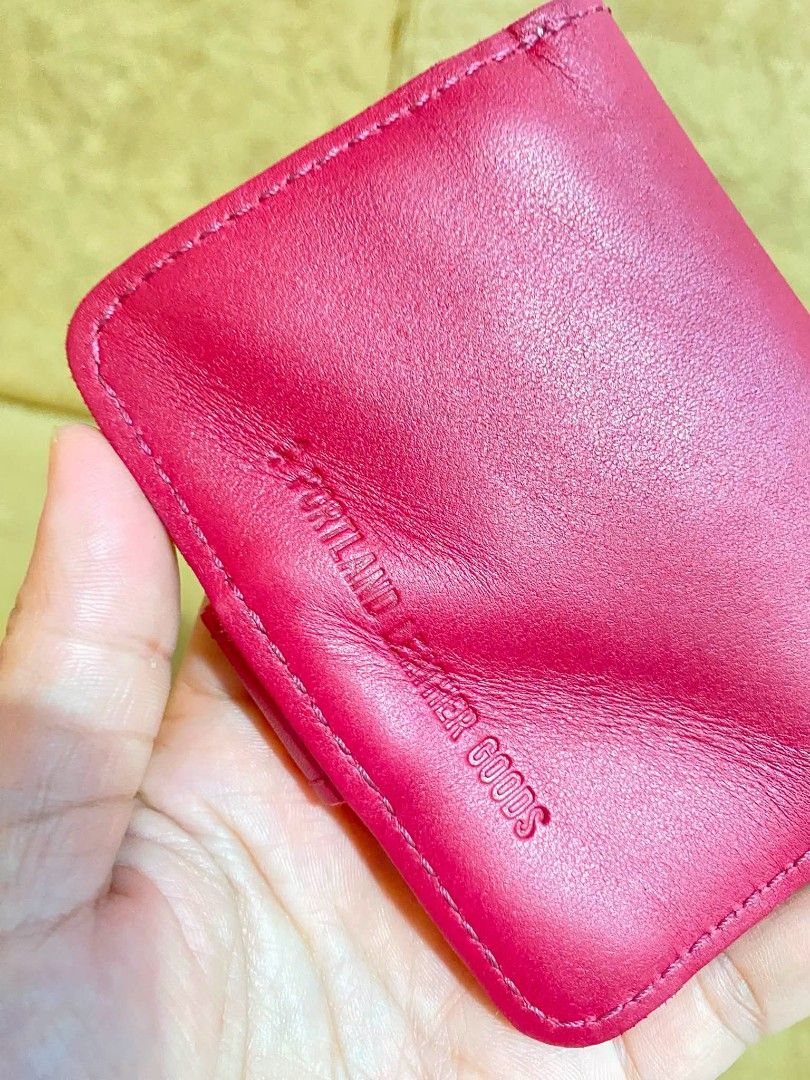Portland (Category: Wallets & Card holders) located in Dumaguete. Submitted by camillaolshoppe2 (Listing ID 1460139209, Image 3). Description: Authentic Portland Card holder with coin purse Made in Mexico Ganda Genuine leather talaga.