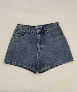 (Category: ) located in . Submitted by chic.haven (Listing ID 1460294084, Image 1). Description: .
