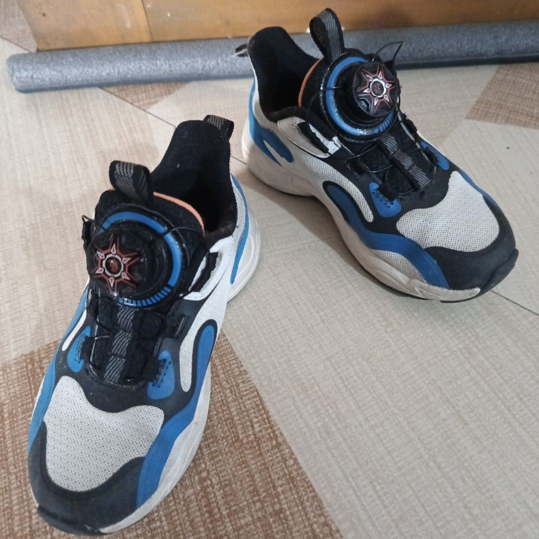 Preloved ANTA Kids Shoes 👟 (Category: Babies & Kids Fashion) located in Bulacan. Submitted by mahazelram38924 (Listing ID 1460120541, Image 3). Description: Preloved ANTA Kids Shoes 👟 📌 Size: US 11C / EUR 28 📌 Original Price: ₱2,000+ 💰 Selling Price: ₱700 ✨ Good condition, may minimal signs of use lamang. RFS: Masikip na po sa anak ko. 😊.