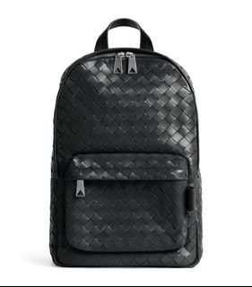 (Category: ) located in . Submitted by boujeeluxfinds (Listing ID 1460268032, Image 1). Description: .