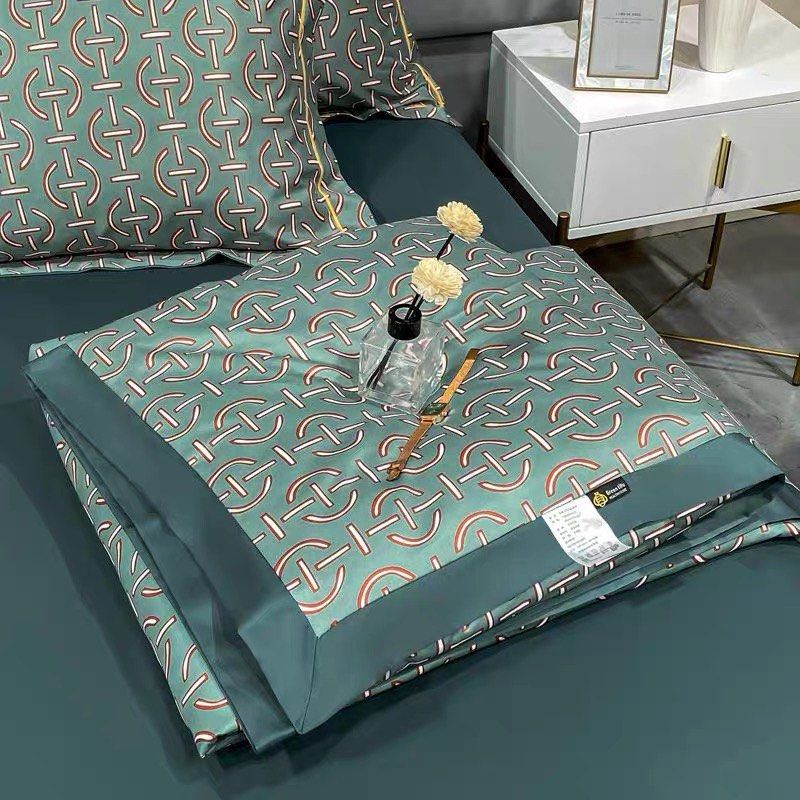 premium blanket suit 4 in 1 set (Category: Bedding & Towels) located in Manila. Submitted by swift.outletsale (Listing ID 1460140089, Image 2). Description: Flash Sale: Premium 100-Count Lenzing Tencel Summer Quilt 4-Piece Set – Grab Yours Now! Machine-washable, cooling-effect summer quilt 4-piece set – Special flash sale price Summer Quilt: 200×230 cm Bed Sheet: 245×250 cm Pillowcases: 48×74 cm [Sparkle] A diamond-patterned summer quilt set that