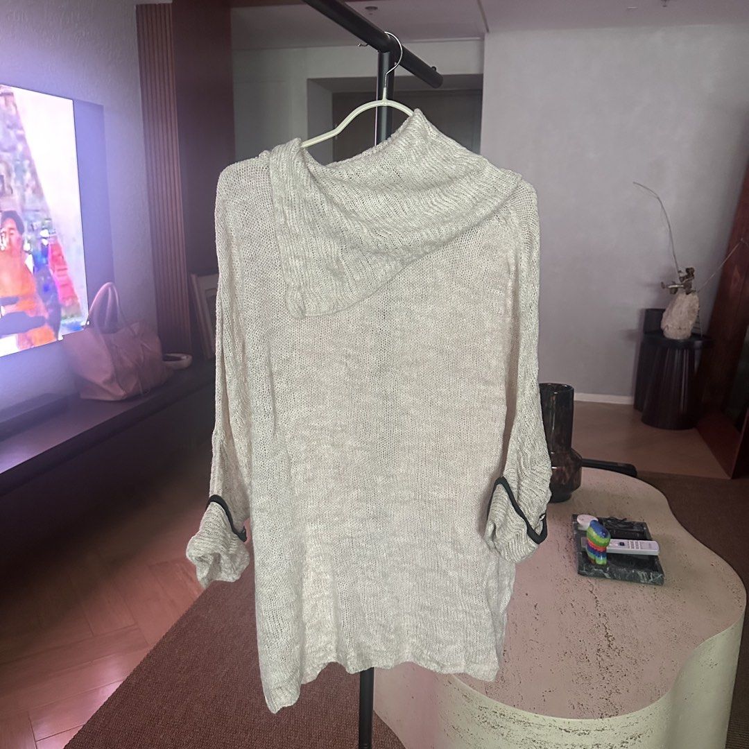 Promod beige sweater (Category: Coats, Jackets and Outerwear) located in Pasig City. Submitted by ynahperez (Listing ID 1460216778, Image 1). Description: .