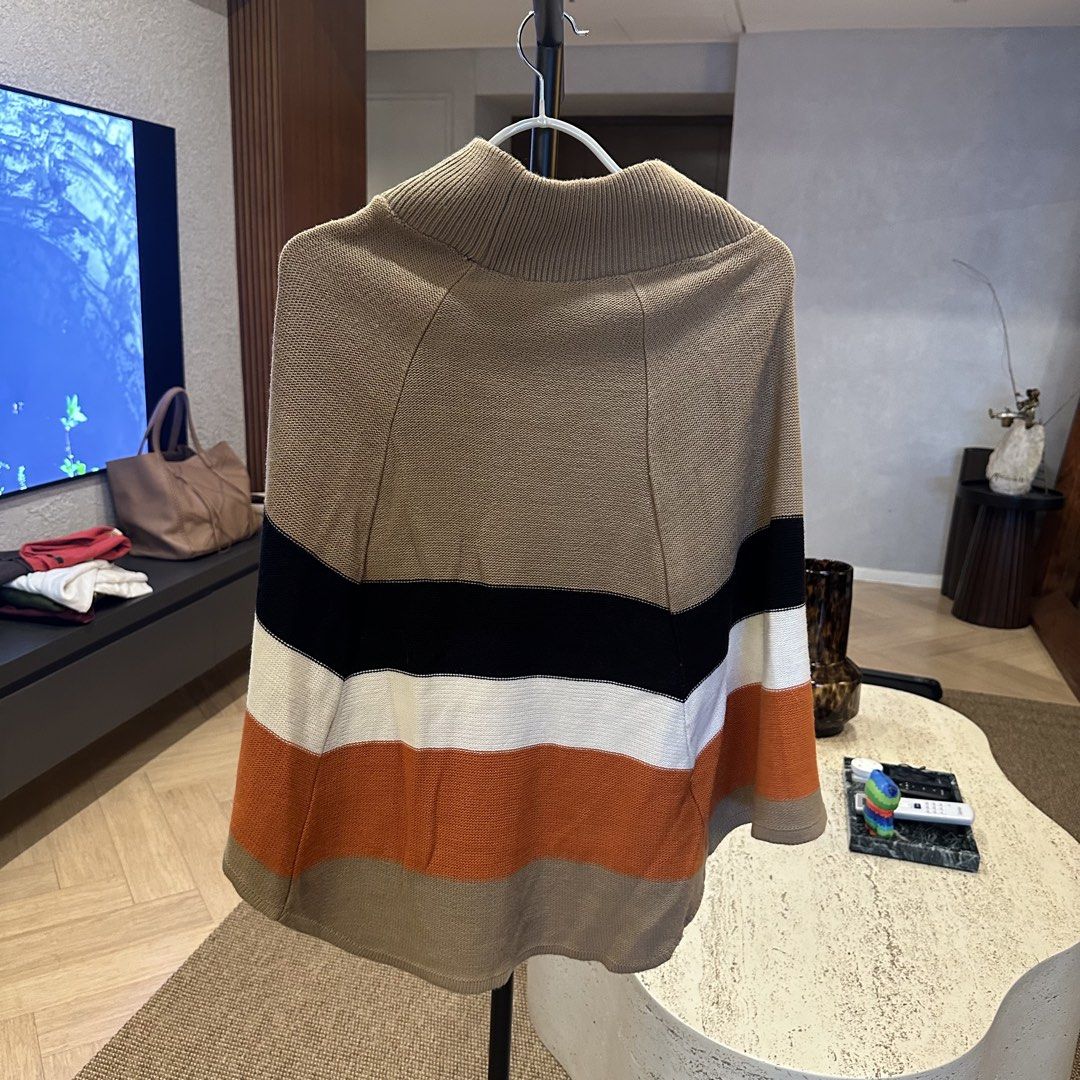 Promod brown poncho (Category: Coats, Jackets and Outerwear) located in Pasig City. Submitted by ynahperez (Listing ID 1460206981, Image 3). Description: .
