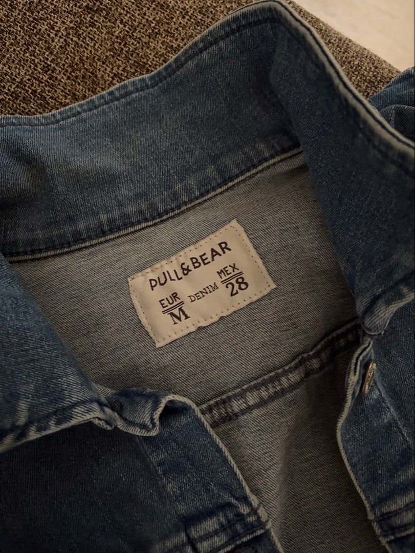 Pull & Bear Denim Jacket (Category: Coats, Jackets and Outerwear) located in Quezon City. Submitted by snoopiii (Listing ID 1460176913, Image 2). Description: RFS: Decluttering.