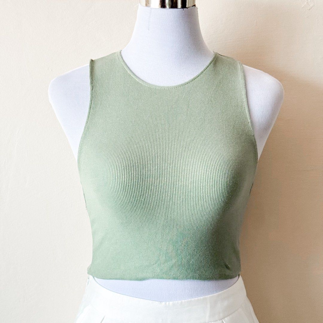 Pull & Bear Ribbed Basic Crop Tank Top (Category: Others Tops) located in Antipolo. Submitted by rosywardrobe (Listing ID 1460289674, Image 3). Description: 🎀 MAKE READING A HABIT 🎀 • No order form, no reservation! • Strictly 1 day reservation • Payment first before order processing • No return, No exchange • Don’t make an offer if you’re not 100% sure • No shipping every weekends — PAYMENT CHANNELS — • GCash • Gotyme • Maya • BDO • BPI • Union