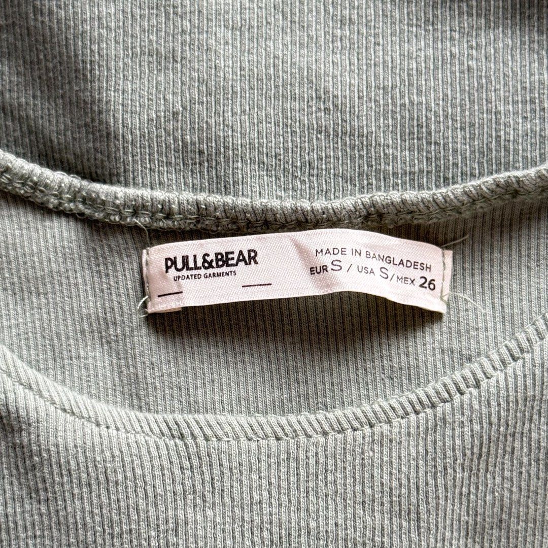 Pull & Bear Ribbed Basic Crop Tank Top (Category: Others Tops) located in Antipolo. Submitted by rosywardrobe (Listing ID 1460289674, Image 2). Description: 🎀 MAKE READING A HABIT 🎀 • No order form, no reservation! • Strictly 1 day reservation • Payment first before order processing • No return, No exchange • Don’t make an offer if you’re not 100% sure • No shipping every weekends — PAYMENT CHANNELS — • GCash • Gotyme • Maya • BDO • BPI • Union