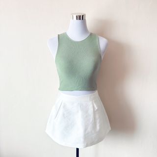 (Category: ) located in . Submitted by rosywardrobe (Listing ID 1460289674, Image 1). Description: .