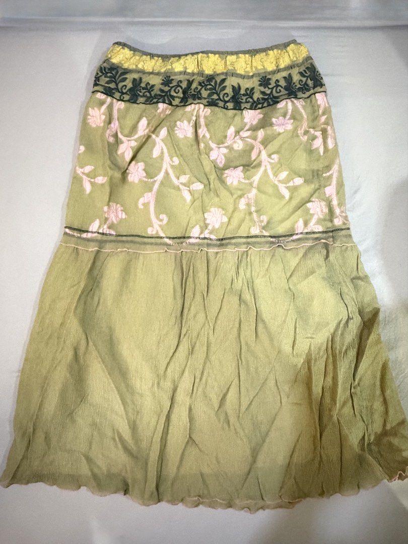 Olive Green Midi Skirt (Category: Skirts) located in Mandaluyong City. Submitted by xela.tings (Listing ID 1460141473, Image 1). Description: Muted olive green midi skirt Floral embroidery details Lightweight crinkled fabric.