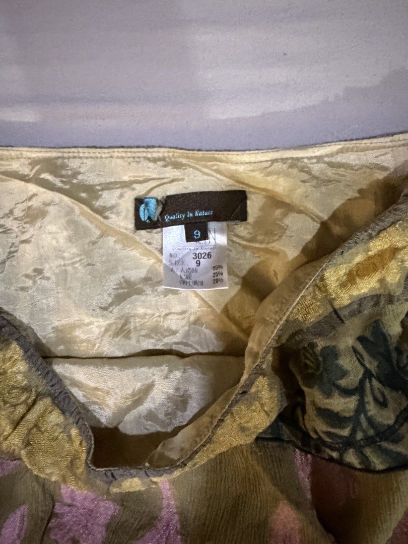 Olive Green Midi Skirt (Category: Skirts) located in Mandaluyong City. Submitted by xela.tings (Listing ID 1460141473, Image 3). Description: Muted olive green midi skirt Floral embroidery details Lightweight crinkled fabric.