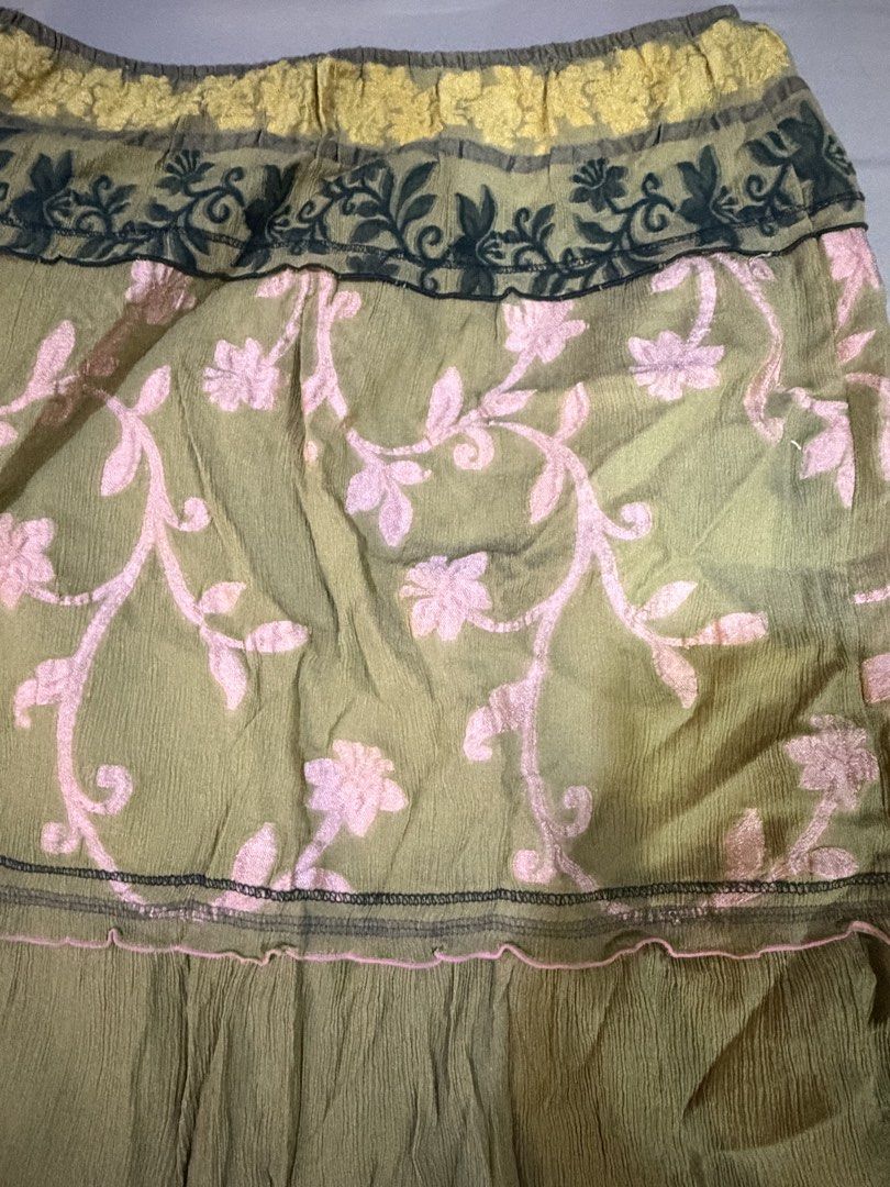 Olive Green Midi Skirt (Category: Skirts) located in Mandaluyong City. Submitted by xela.tings (Listing ID 1460141473, Image 2). Description: Muted olive green midi skirt Floral embroidery details Lightweight crinkled fabric.