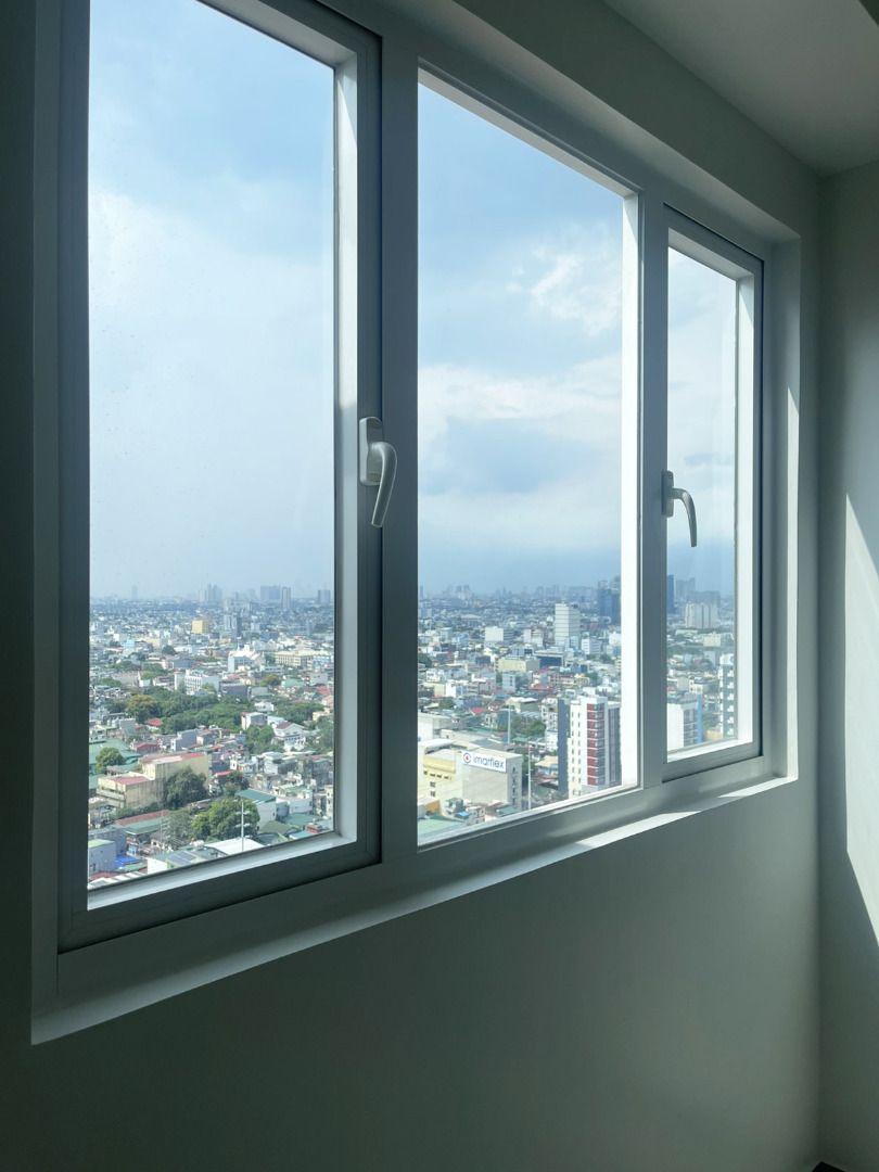 QUANTUM RESIDENCES STUDIO TYPE (Category: Apartments & Condos) located in Pasay City. Submitted by aries_lim (Listing ID 1460130253, Image 3). Description: QUANTUM RESIDENCES AQUA TOWER *21.5 sqm *26th floor *Studio type *No parking *2 months security deposit *2 months advance *10 Post Dated Checks Nearby: Taft Avenue near Gil Puyat Station Covenient for commuting to Makati, MOA, Manila, and nearby Universities PM for more details !! .