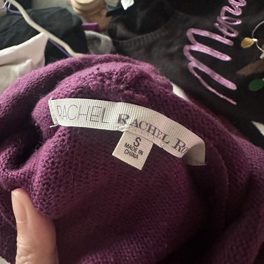 Rachel Roy contrast sweater (Category: Coats, Jackets and Outerwear) located in Pasig City. Submitted by ynahperez (Listing ID 1460216308, Image 2). Description: .