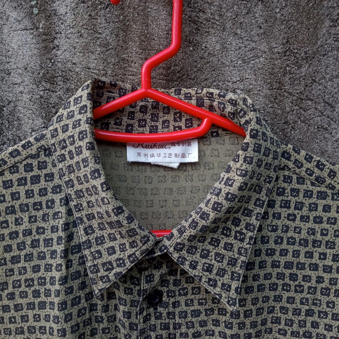 Random Quality Button Down Polo (Category: Formal Shirts) located in Makati City. Submitted by nbone_archive (Listing ID 1460268996, Image 3). Description: Size XL No flaws, in excellent condition Hit me up!.