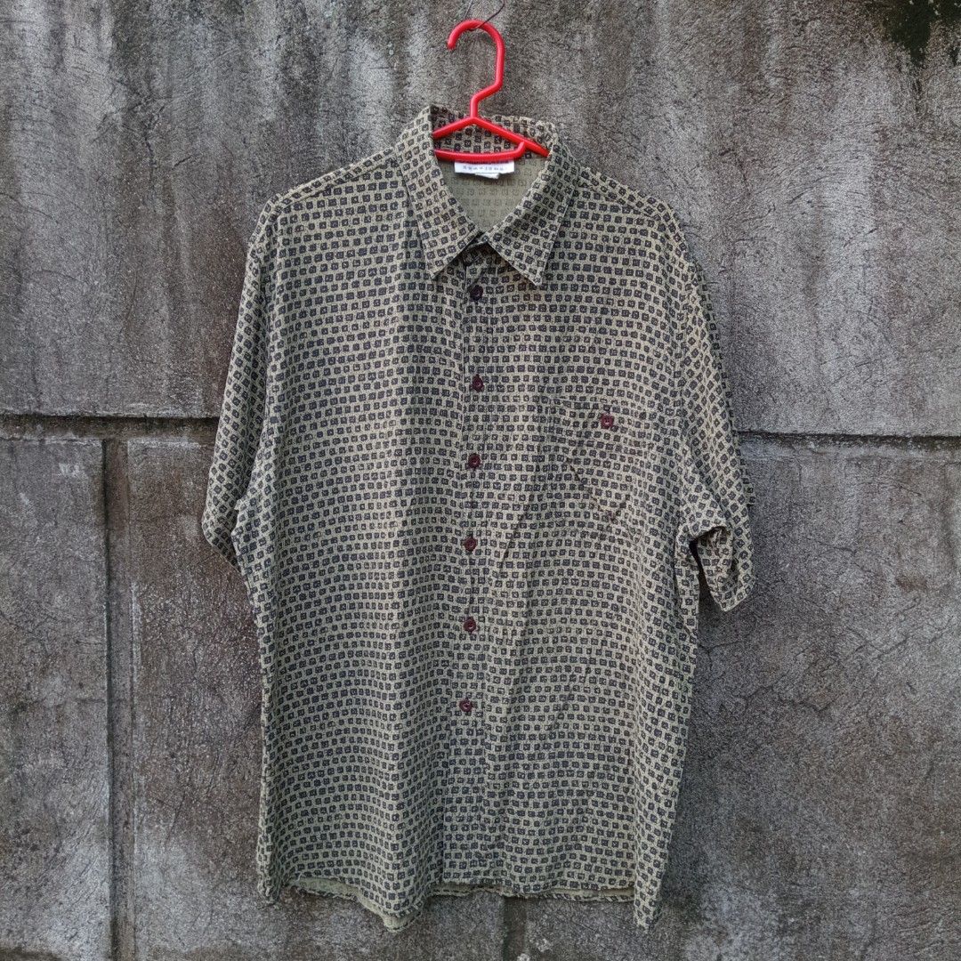 Random Quality Button Down Polo (Category: Formal Shirts) located in Makati City. Submitted by nbone_archive (Listing ID 1460268996, Image 1). Description: Size XL No flaws, in excellent condition Hit me up!.