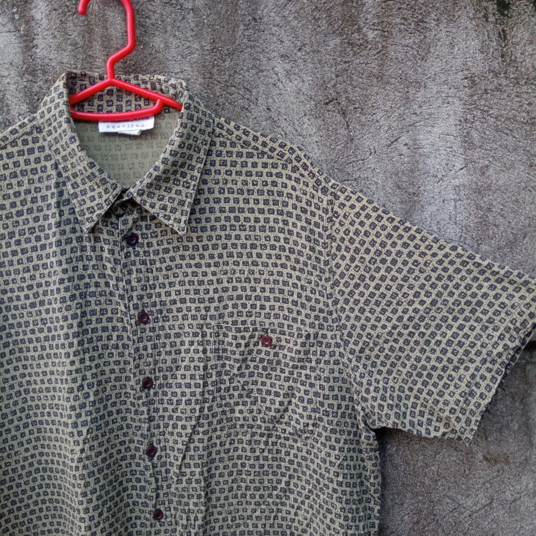 Random Quality Button Down Polo (Category: Formal Shirts) located in Makati City. Submitted by nbone_archive (Listing ID 1460268996, Image 2). Description: Size XL No flaws, in excellent condition Hit me up!.