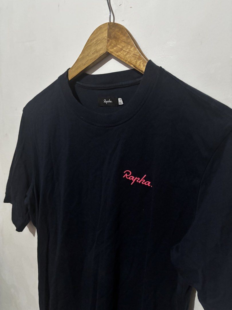 Rapha Logo Tee (Category: Activewear) located in Subic. Submitted by thriftpoison (Listing ID 1460129658, Image 2). Description: Rapha Logo Tee small on tag fits medium length 27 width 20 lightly used .