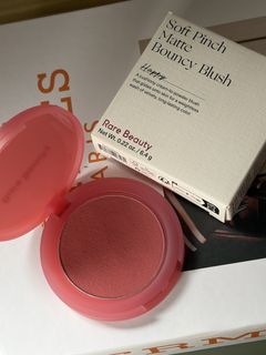 (Category: ) located in . Submitted by makeupgoodiess (Listing ID 1460191761, Image 1). Description: .