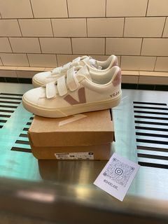 （分類：）位於 。 由 shoelaxe_ 提交（商品編號 1460165039，圖片 1）。簡介： 。