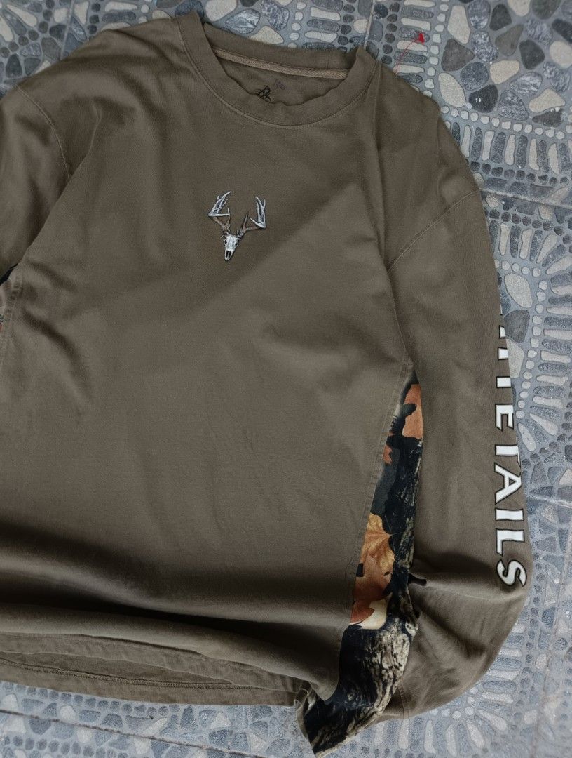 REAL TREE LONG SLEEVE (Category: Longsleeves) located in Manila. Submitted by freedeer.dd6cce (Listing ID 1460108477, Image 2). Description: LONG SLEEVE REAL TREE EXCELLENT GOOD CONDI NO ISSUE SIZE MED PHP 399.