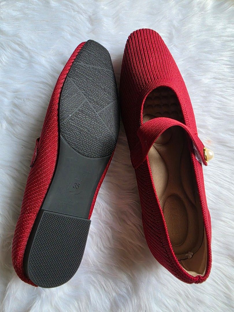 Red MJ Shoes (Category: Flats & Sandals) located in Quezon City. Submitted by missmaui (Listing ID 1460180474, Image 2). Description: New and Unused BKK PasaBuy bought Size 5 (True to size) Recommended for Slim sized feet.