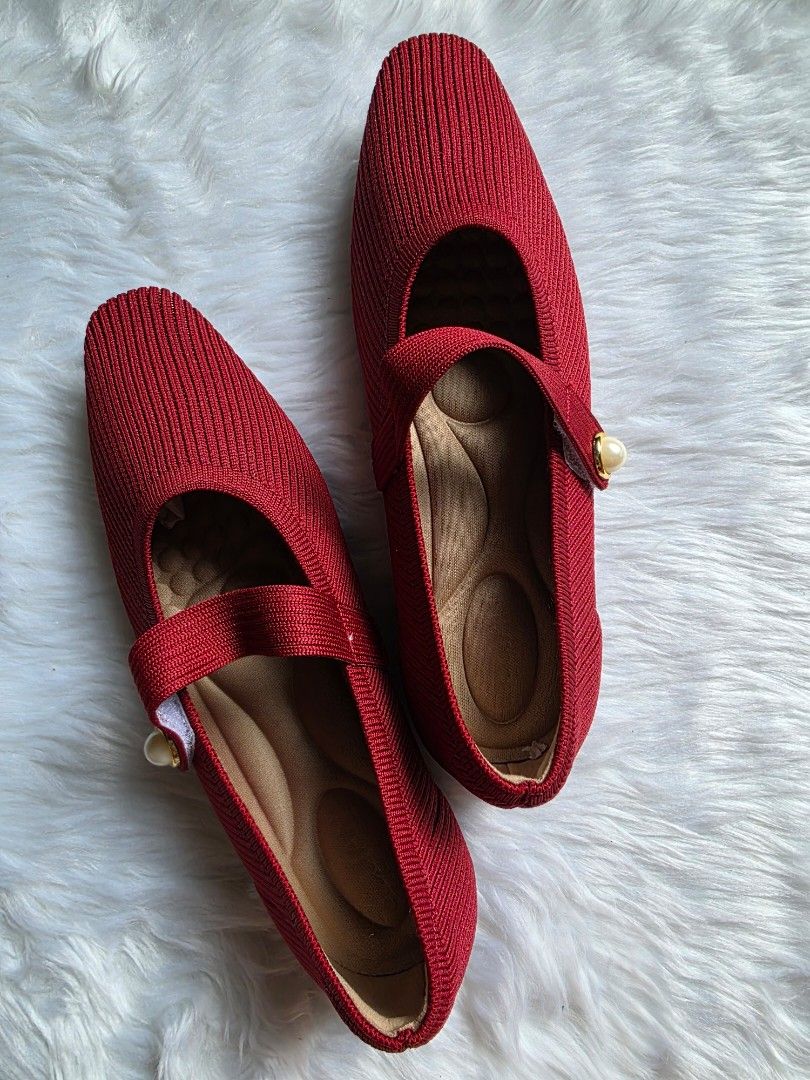 Red MJ Shoes (Category: Flats & Sandals) located in Quezon City. Submitted by missmaui (Listing ID 1460180474, Image 1). Description: New and Unused BKK PasaBuy bought Size 5 (True to size) Recommended for Slim sized feet.
