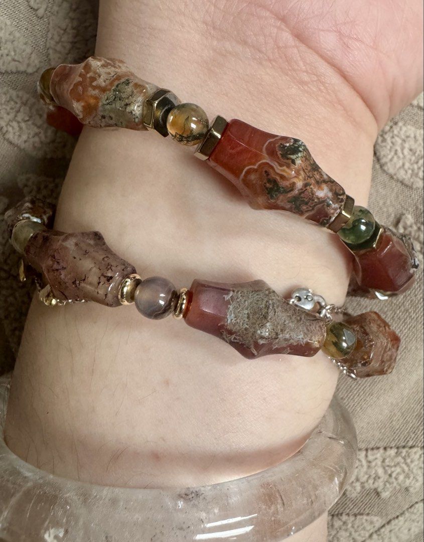 Red moss agate natural stone bracelet (Category: Bracelets) located in Quezon City. Submitted by nics006 (Listing ID 1460105921, Image 3). Description: Sold per piece A-1350 pesos (smaller beads size) B-1500 pesos 🌱 Moss Agate Think of it as your nature-loving, good-energy buddy. • It’s grounding – Like walking barefoot on grass, it helps you feel calm and steady. • Fresh start energy – Great for when you’re starting something new or need a rese