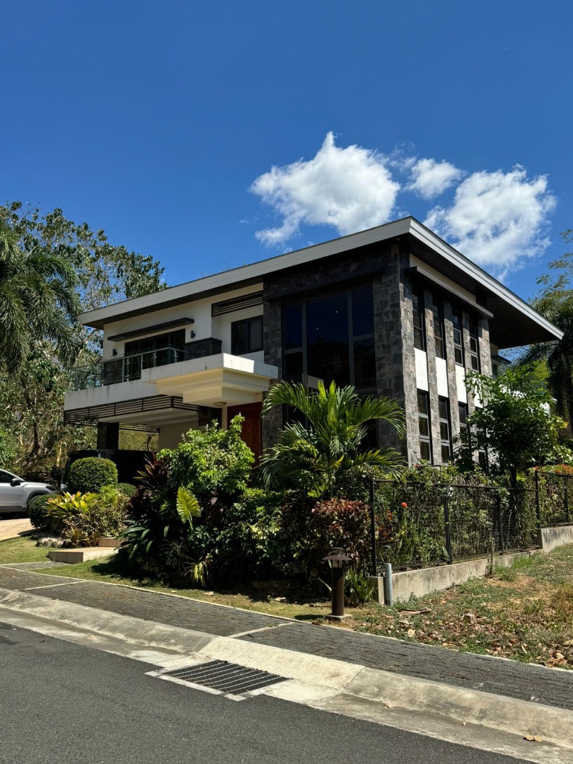 (Category: ) located in . Submitted by spacebankrealty2406 (Listing ID 1460185945, Image 1). Description: .