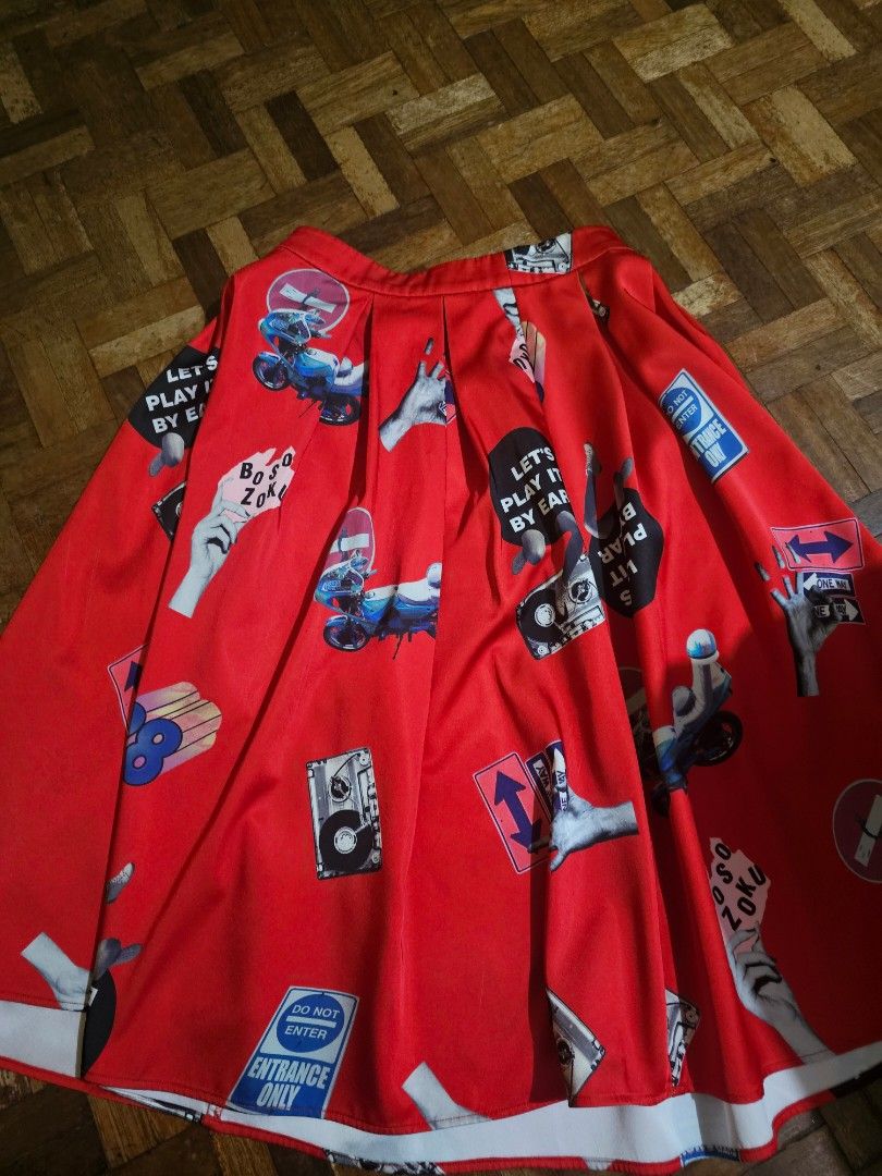 Retro red skirt (Category: Skirts) located in Marikina City. Submitted by reignka (Listing ID 1460133972, Image 1). Description: Can fit small to medium..