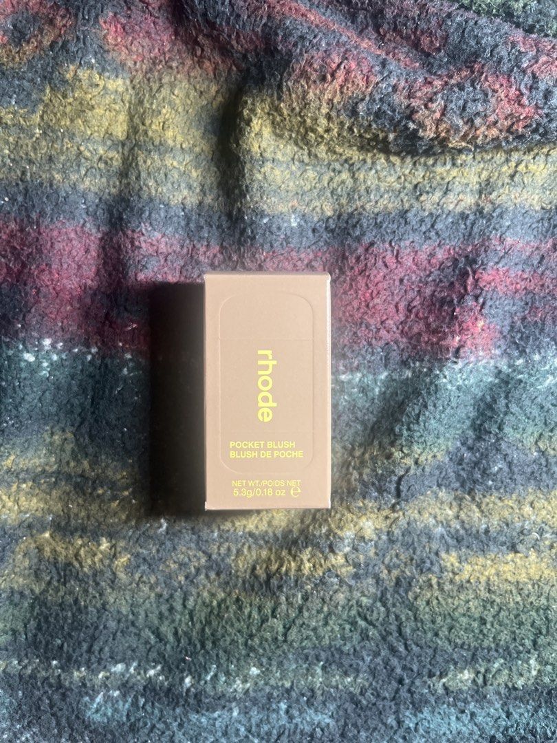 Rhode Pocket Blush (Category: Makeup) located in Manila. Submitted by koifish4 (Listing ID 1460162804, Image 1). Description: New Authentic Rhode Pocket Blush Never been used In the shade: Sun Soak Bought it at MOA Look Original Price is 2,229 .
