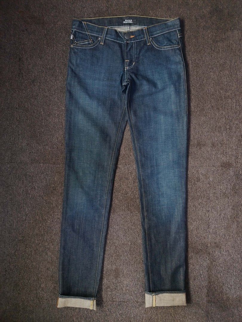 ROCK & REPUBLIC (Category: Jeans) located in Manila. Submitted by secondarygarments (Listing ID 1460290042, Image 2). Description: ROCK & REPUBLIC JEANS DETAILS: - 30 Width - 42 Length - No Issue - 10/10 Colorrate - As-new Crispy Condition.