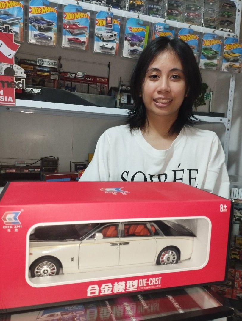 Rolls Royce Diecast (Category: Vehicle & Diecast Models) located in Batangas. Submitted by toyempress8 (Listing ID 1460134031, Image 1). Description: Rolls Royce Phantom Approx 28cm(11 inches)with sound Shipping fee will be shouldered by the buyer.