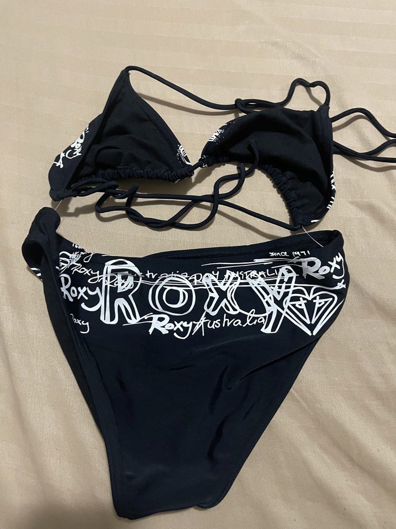 Roxy 2Pc swimsuit L / 36 (Category: Bikinis & Swimsuits) located in Manila. Submitted by rare_goldy (Listing ID 1460238830, Image 2). Description: .