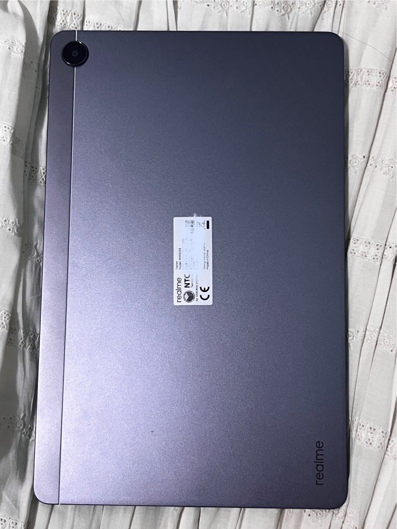 RUSH FOR SALE TABLET: RealMe Pad RMP2103 (Category: Android) located in Manila. Submitted by godnichi (Listing ID 1460297872, Image 2). Description: RUSH FOR SALE TABLET: RealMe Pad RMP2103 | No issues ₱6000 if kwaon dayun can negotiate !! DAVAO AREA Display: 10.4-inch WUXGA+ (2000 x 1200 pixels) LCD screen with a slim metal body. Processor: Octa-core MediaTek Helio G80 chip paired with a Mali-G52 GPU. Storage: 3G RAM & 32GB ROM, which you can ex