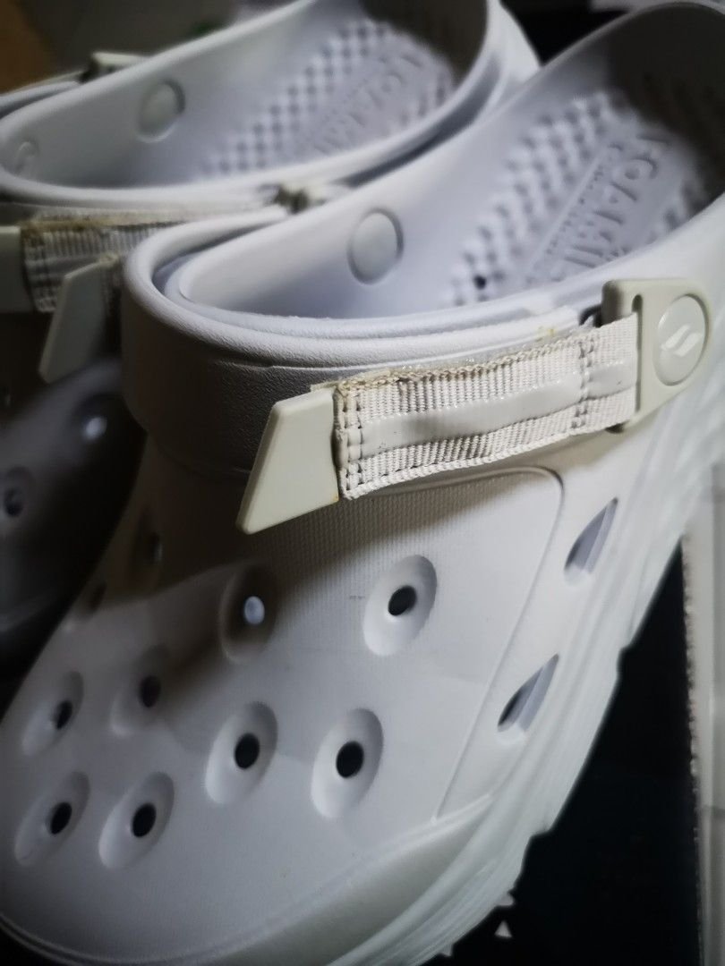 RUSH!!! SKETCHERS 7 (Category: Slippers and slides) located in Rizal. Submitted by jasmin_santiago (Listing ID 1460158489, Image 3). Description: Good as new po! Once lang nagamit w/box pa. Pwede sa maselan. Bawas gamit, nakatago lang. Very comfy. Tamang tama sa pang rainy days..