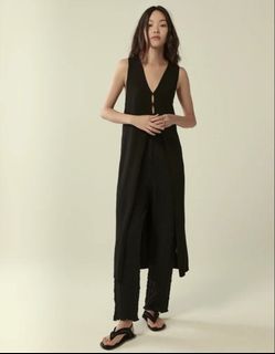 (Category: ) located in . Submitted by quietluxuryfinds (Listing ID 1460250093, Image 1). Description: .