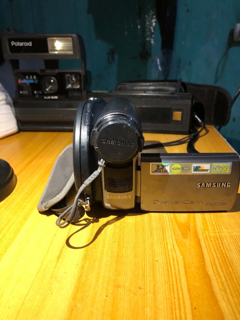 Samsung Digital Camcorder 34x Optical Zoom (Category: Cameras) located in Caloocan City. Submitted by depungok (Listing ID 1460119031, Image 2). Description: Samsung digital camcorder with 34x optical zoom and 2.5" LCD screen. Includes Dolby Digital and lens cap. Perfect for capturing memories, works great!.