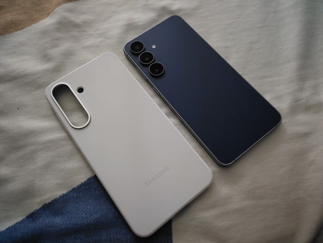 SAMSUNG S25 FE (Category: Samsung) located in Makati City. Submitted by nicejed02 (Listing ID 1460107115, Image 2). Description: RUSH SALE 18K FIXED RUSH SALE 18K FIXED SAMSUNG GALAXY S25 FE 128GB/8GB NAVY COLOR INCLUSION: SAMSUNG SILICONE CASE SAMSUNG ANTI REFLECTING FILM INSTALLED LIKE NEW NO ANY ISSUE NOT UNDER ANY FINANCE ANTIPOLO THANK YOU .